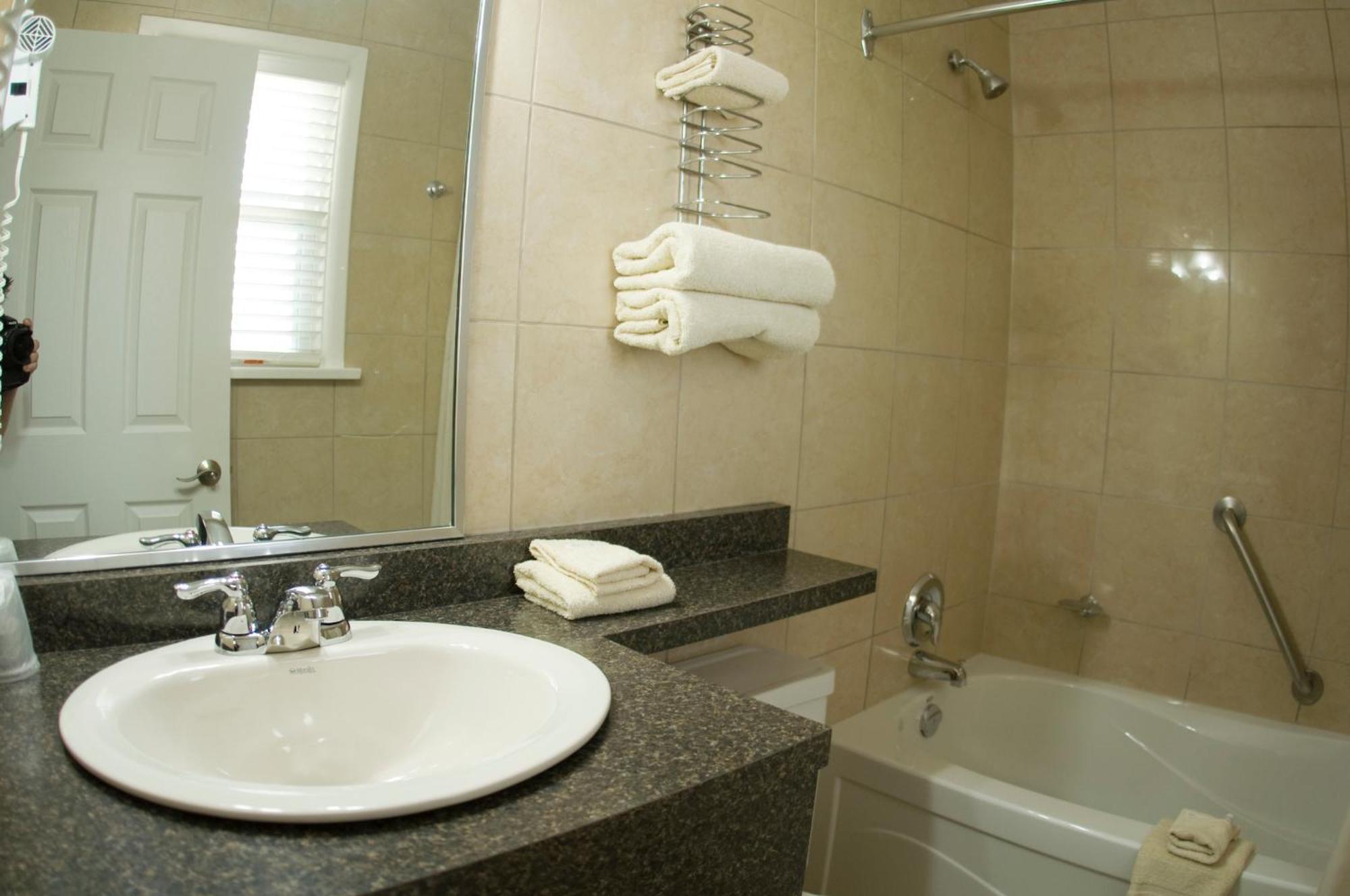 Falls Manor Resort Niagara Falls Habitación foto
