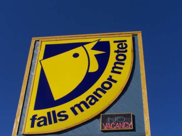 Falls Manor Resort Niagara Falls Exterior foto
